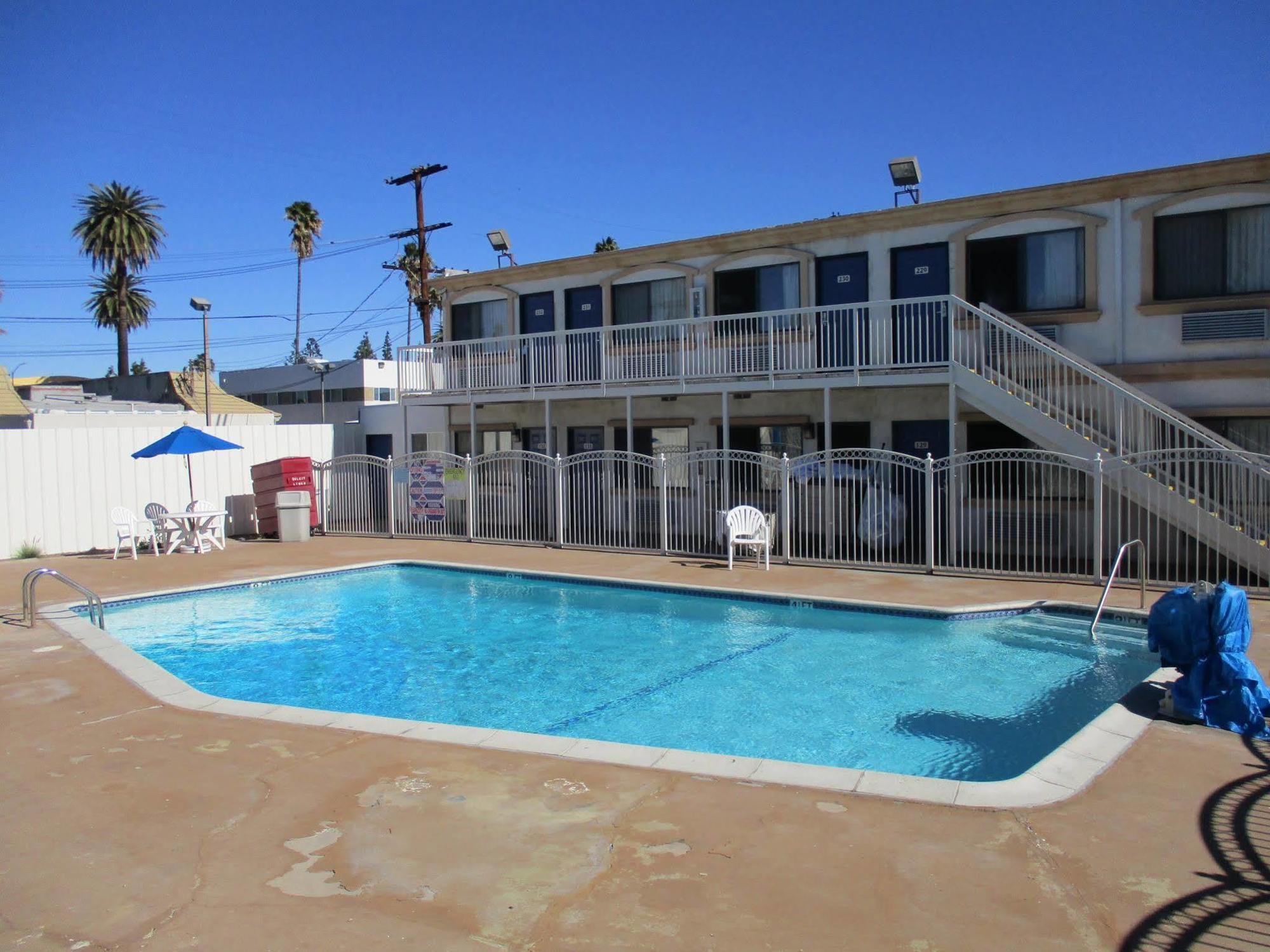 Motel 6-Canoga Park, Ca Лос-Анджелес Экстерьер фото